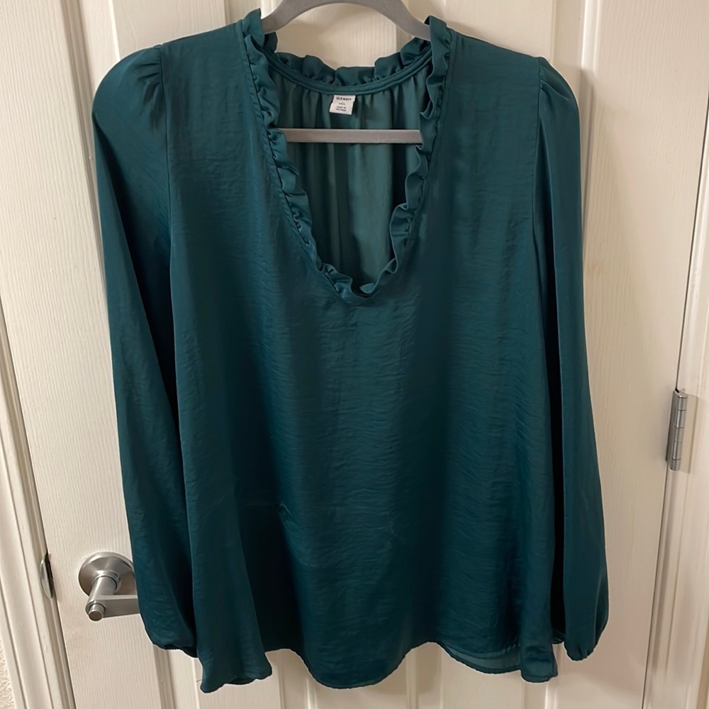 Green Long-sleeve Blouse